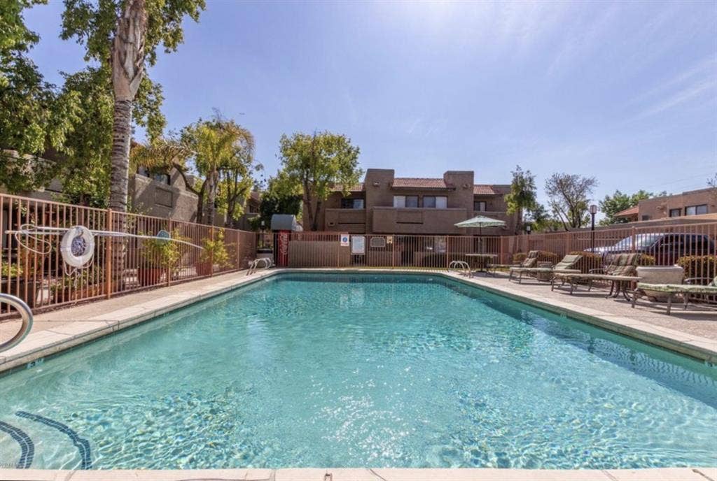 Private Bedrm/Bathrm Townhome