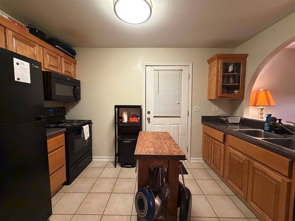 Sylvan Park two rooms available 7/1