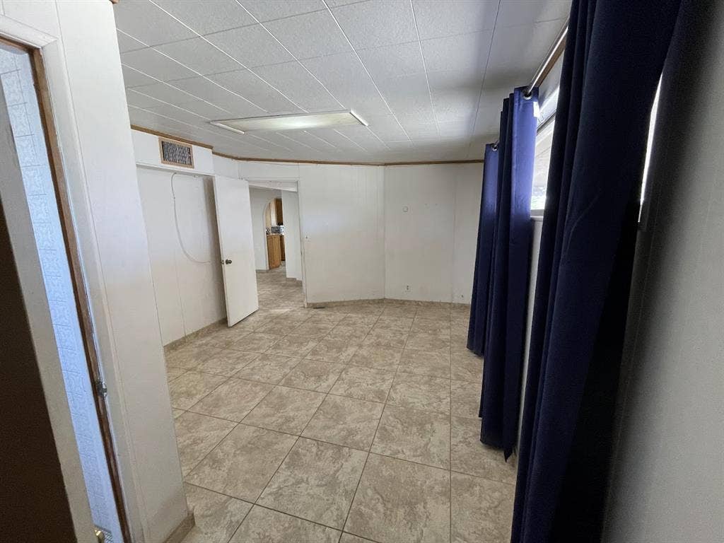 Roommate wanted