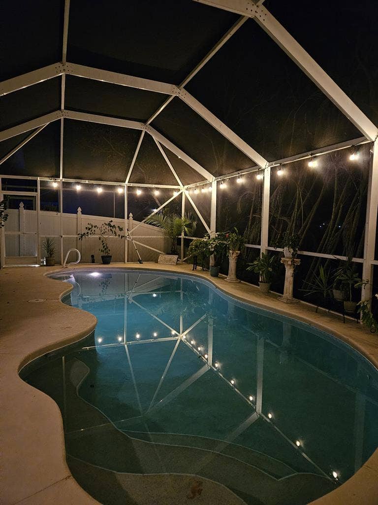 Roommate Wanted Pool Home
