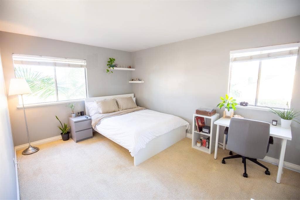 Private Furnished room in Orange!