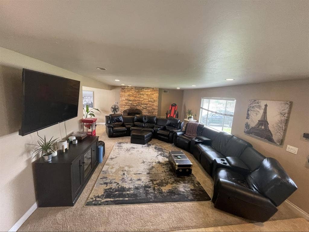 Private Furnished room in Orange!