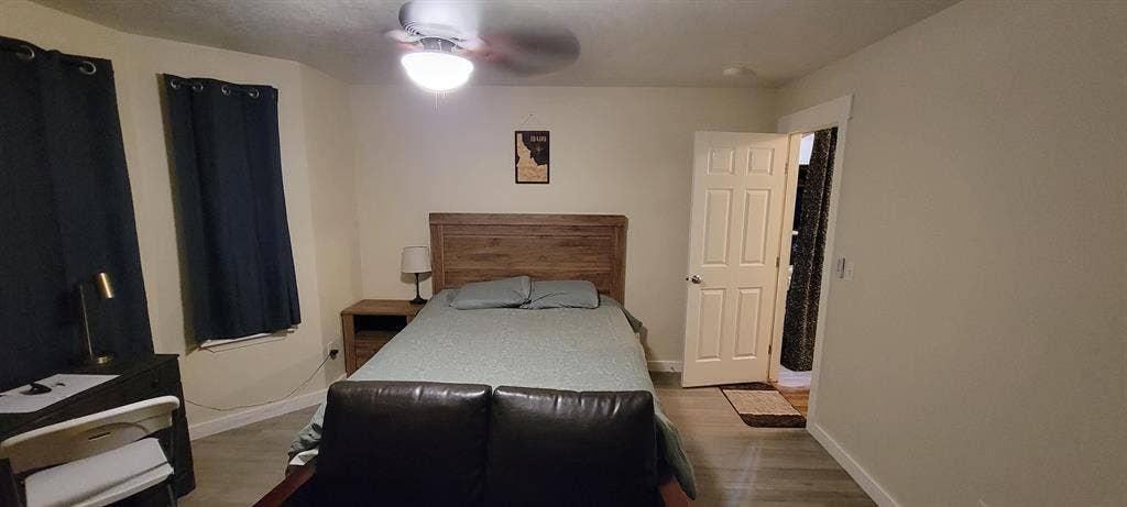 Fully furnished room w/private bath