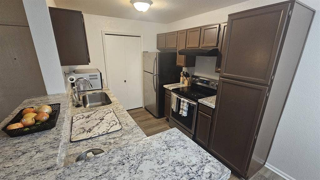 Private Room and Bath in 2BD/2BA