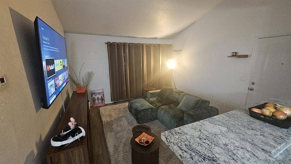 Private Room and Bath in 2BD/2BA