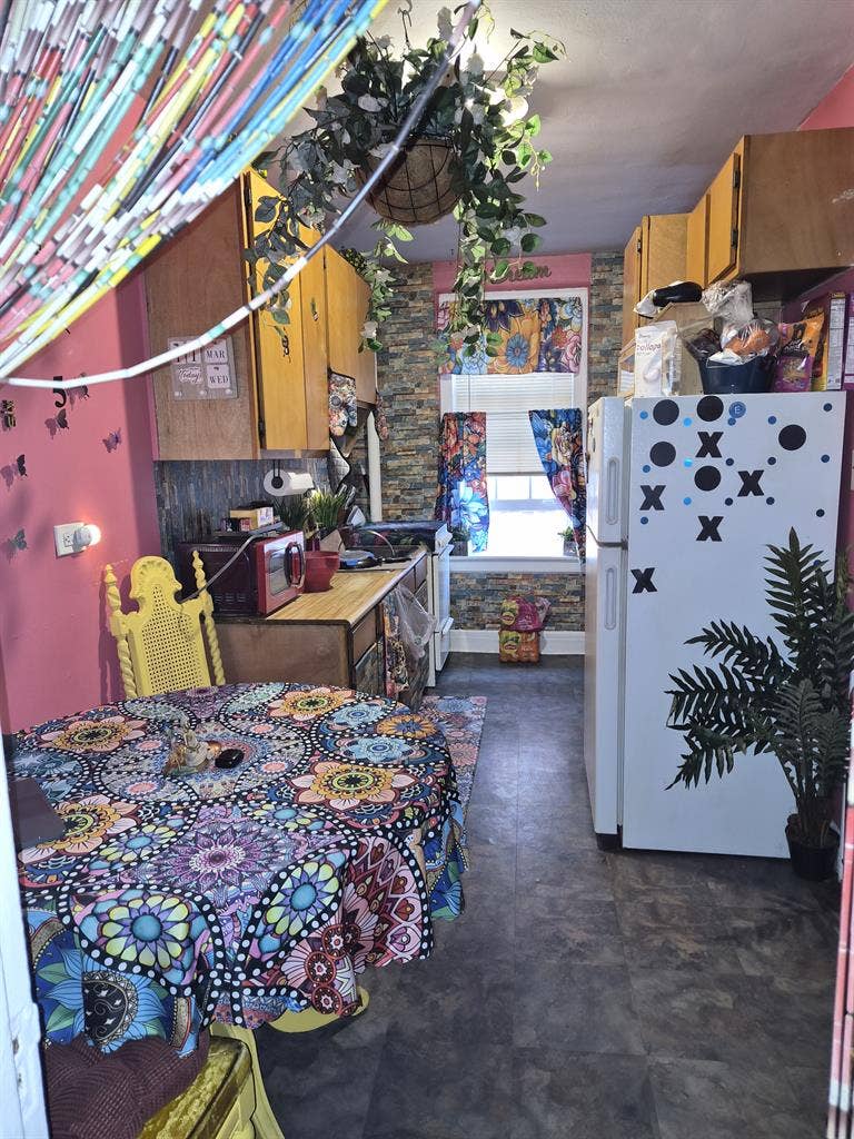 L.E.S. furnished 1 bedroom for rent
