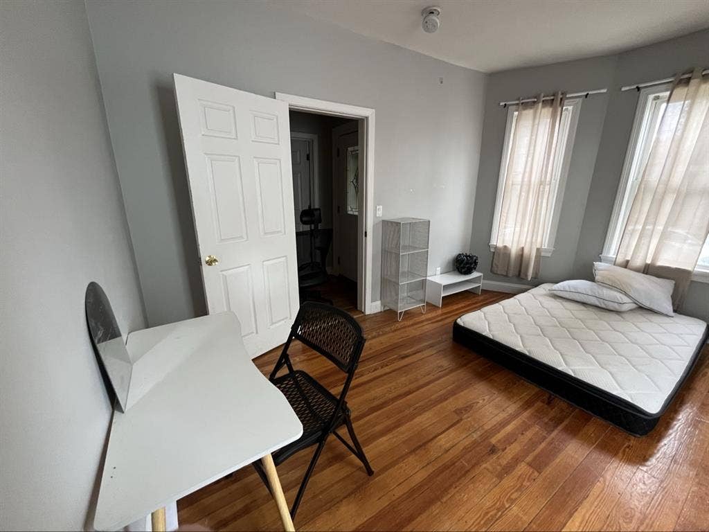 Four bed flat in Brighton