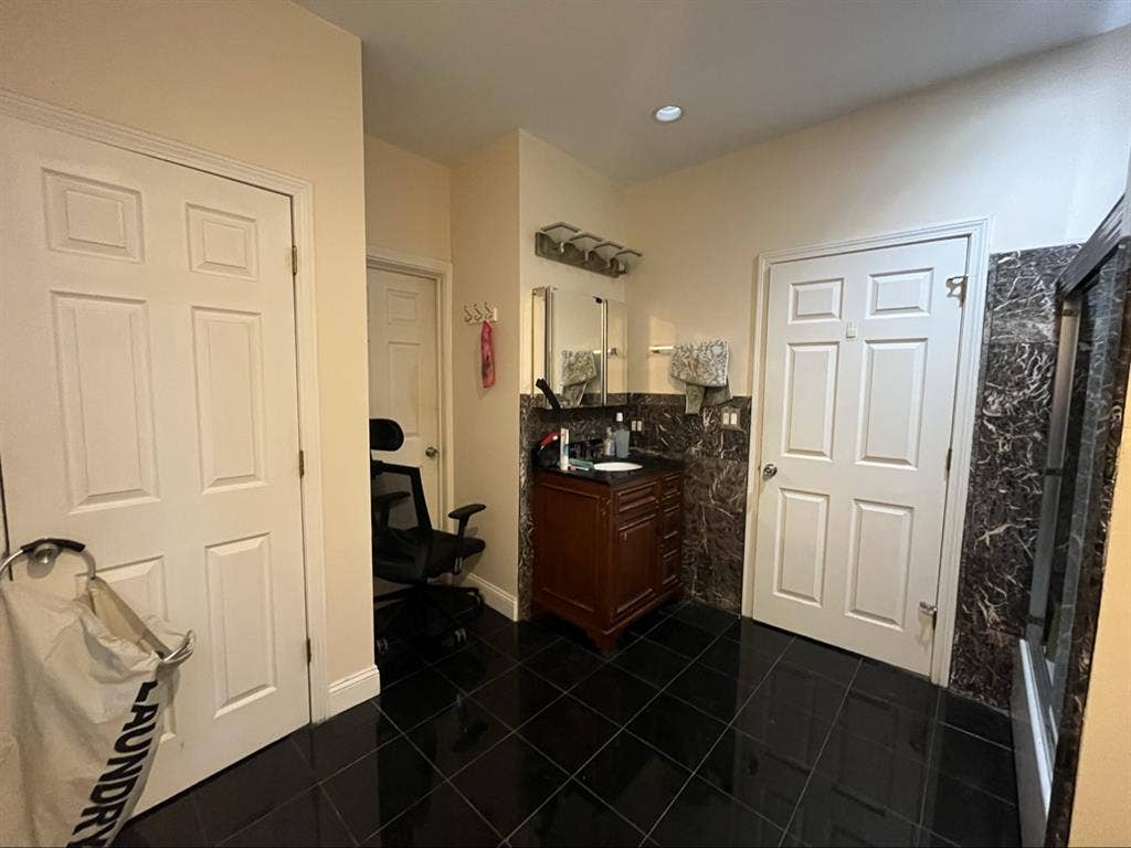 Four bed flat in Brighton