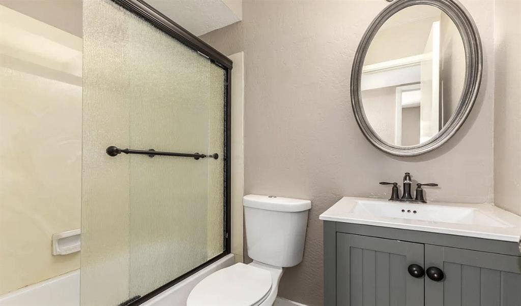 Private room in clean quiet home
