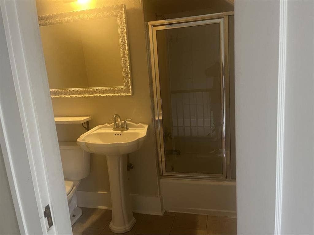 Suite for rent