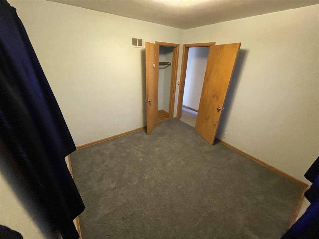 Room for rent near 72nd & Blondo!