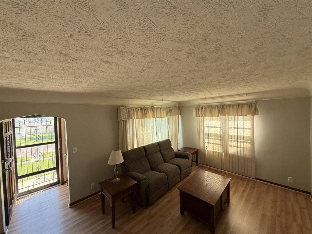 Room available now in South Omaha!