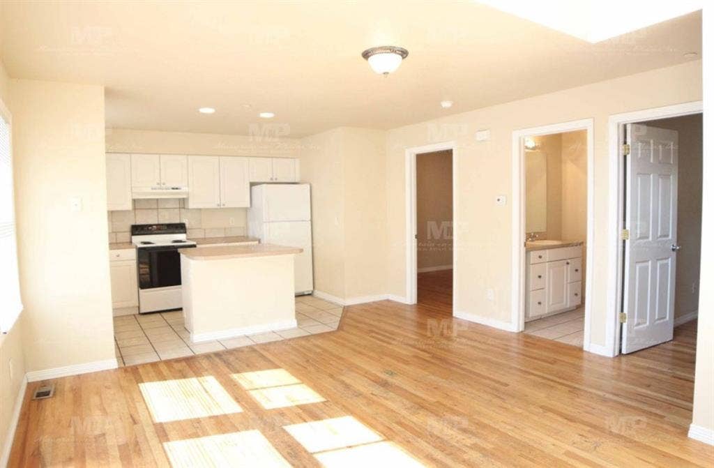 Need sublease for spring semester!!