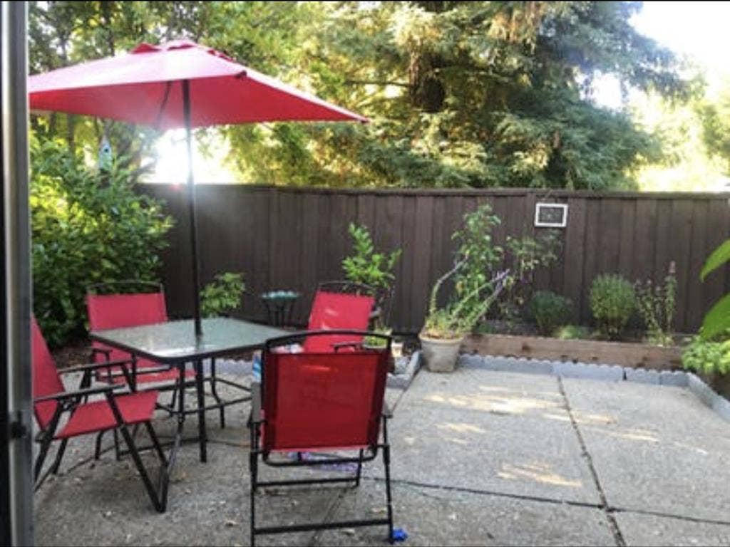 1 bed/1 bath available!