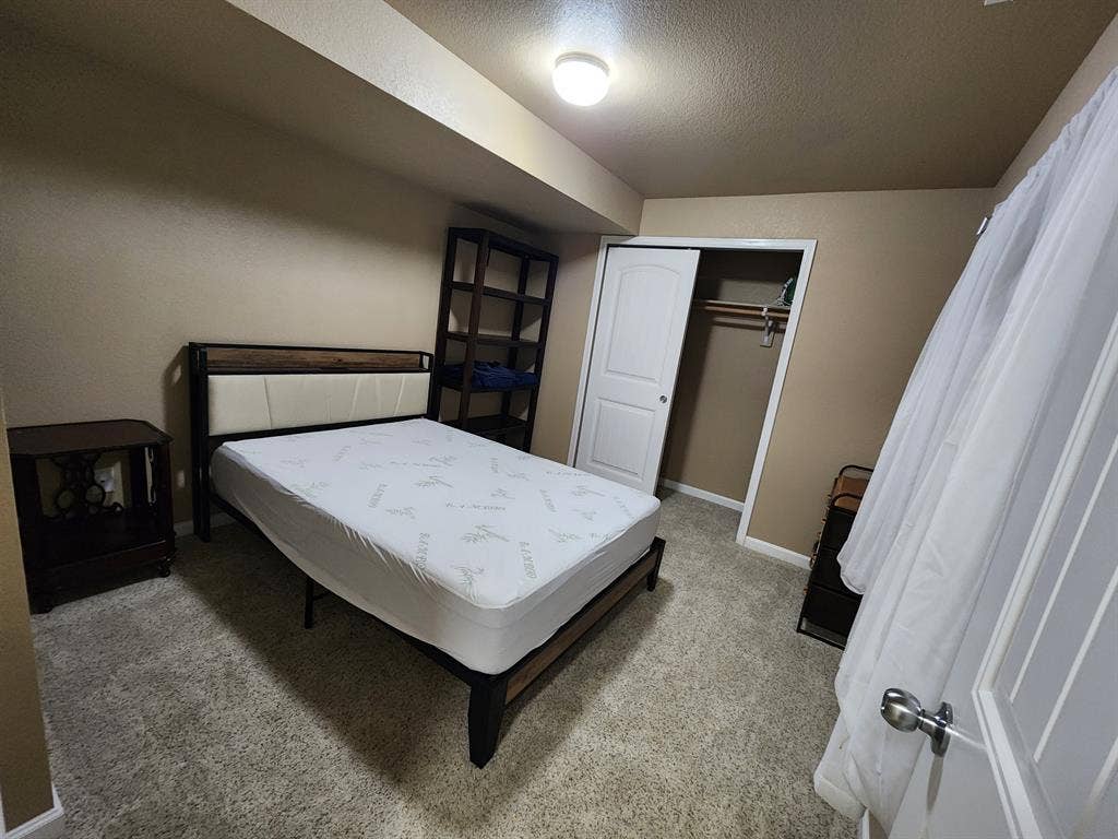 Private Furnished Room