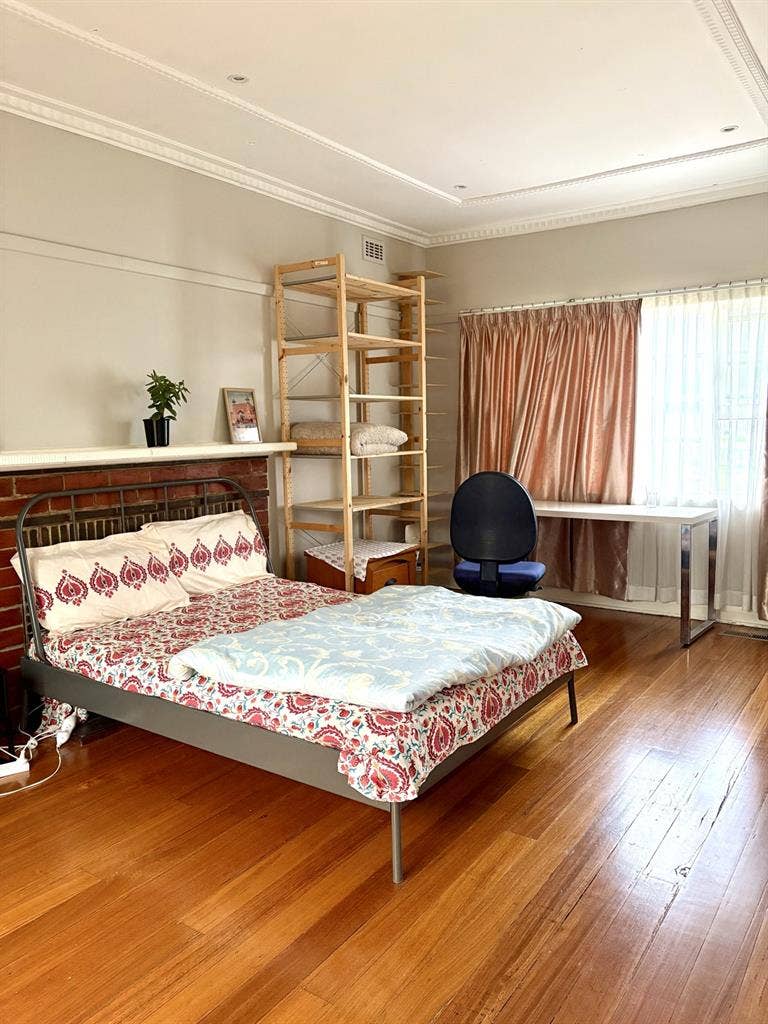 Short Stay Full Furnished Room