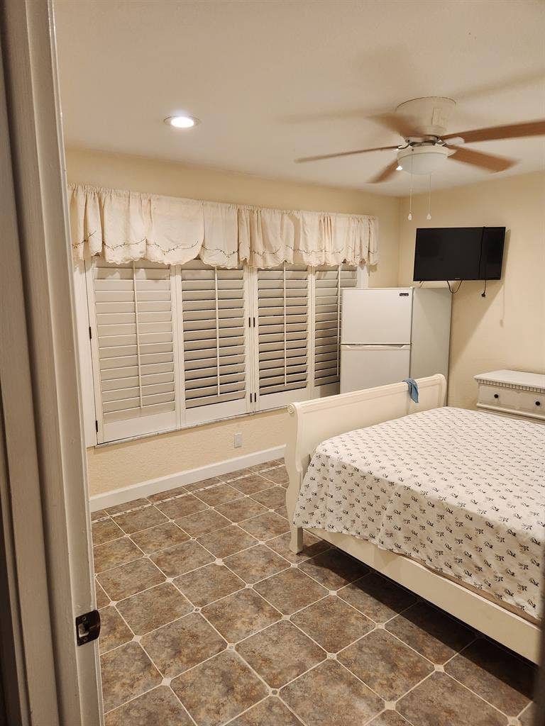 Pick either room