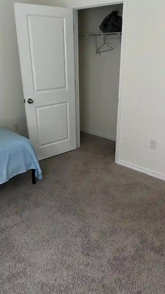 Room in 4 Bdrm w/ Gated Pool Access