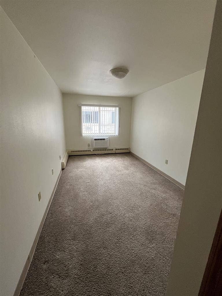 Subletting private room w bathroomm