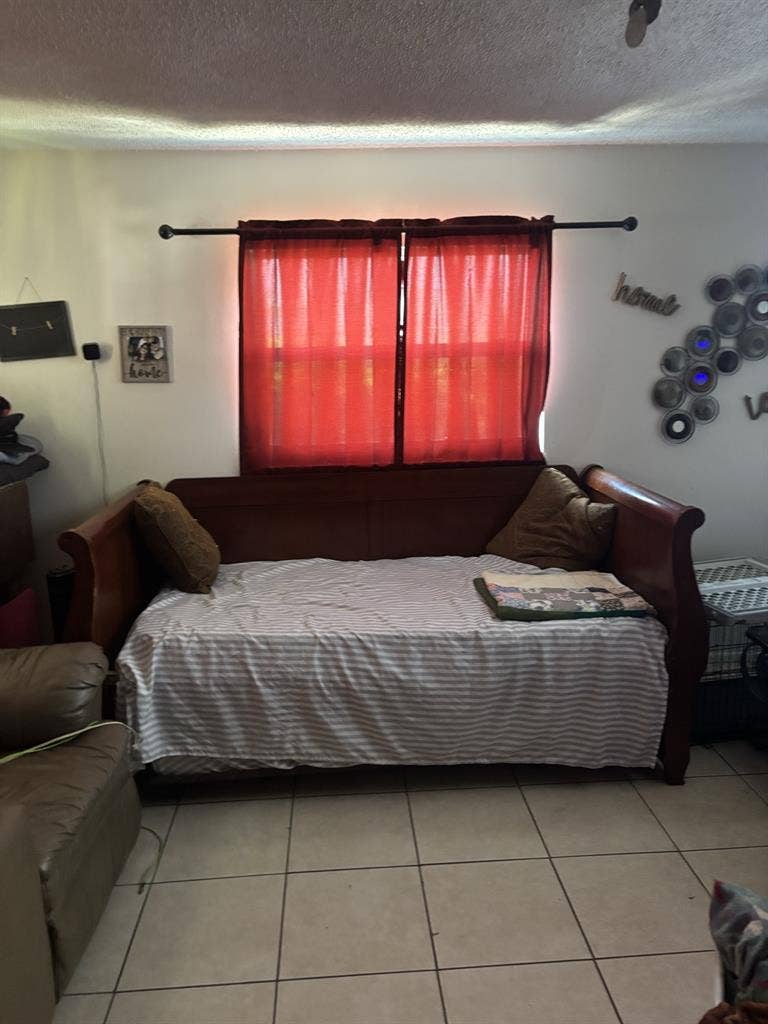 Room for rent, good