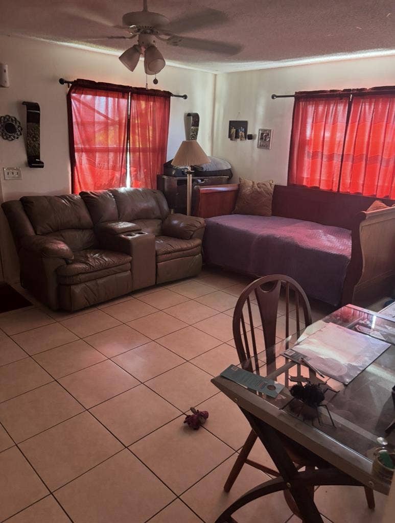 Room for rent, good