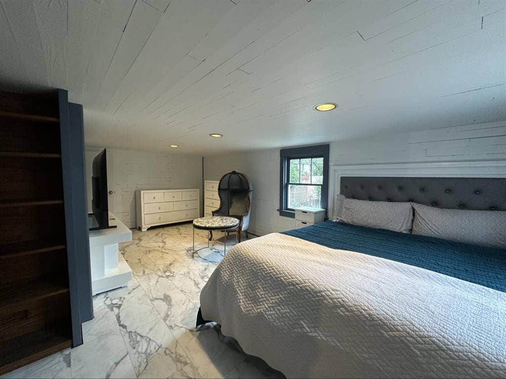 Ardsley Park Mansion with pool