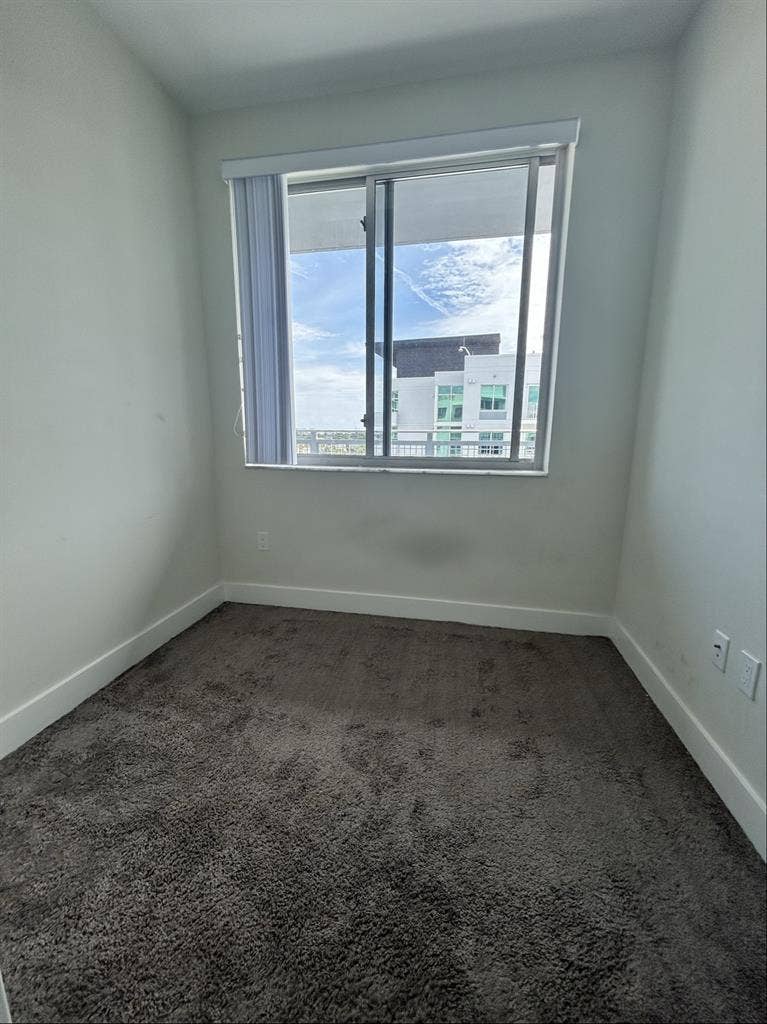 Cozy Room near Dania Pointe