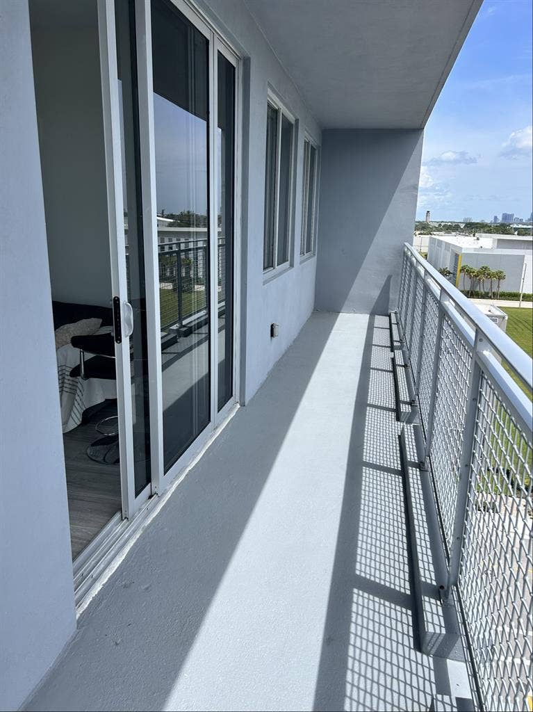Cozy Room near Dania Pointe