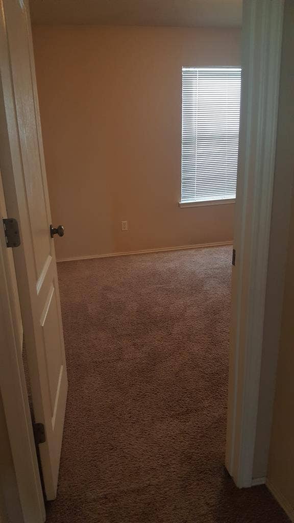 Room for rent, month to month lease
