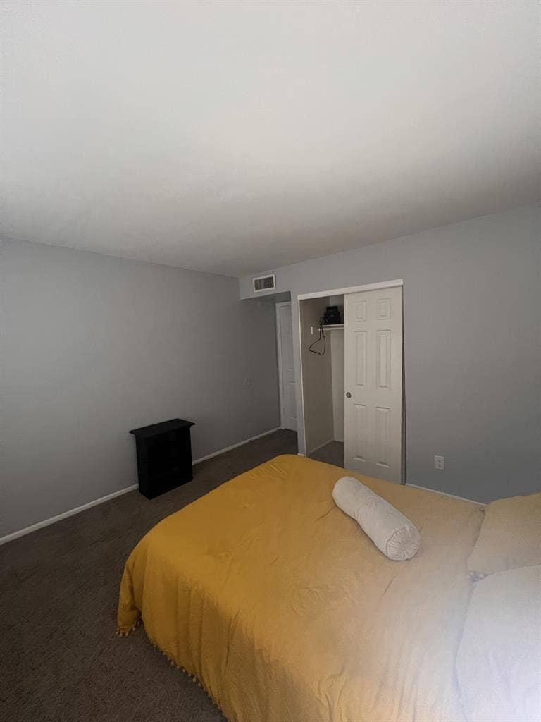 Large Room for Rent
