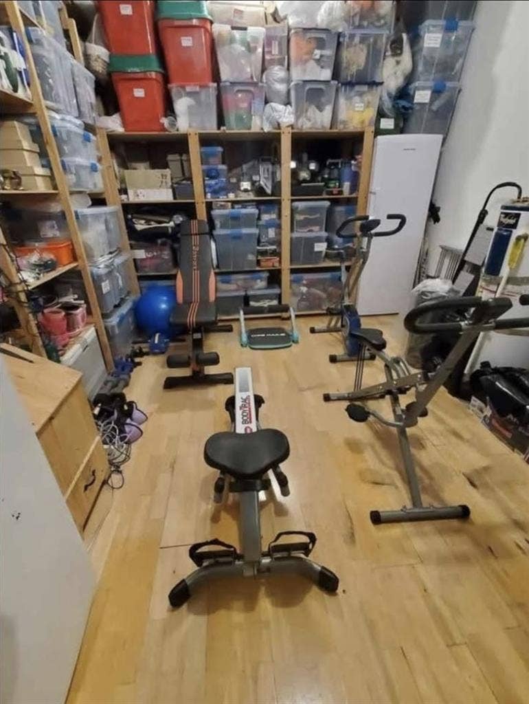 Great big 200 sqft room for rent