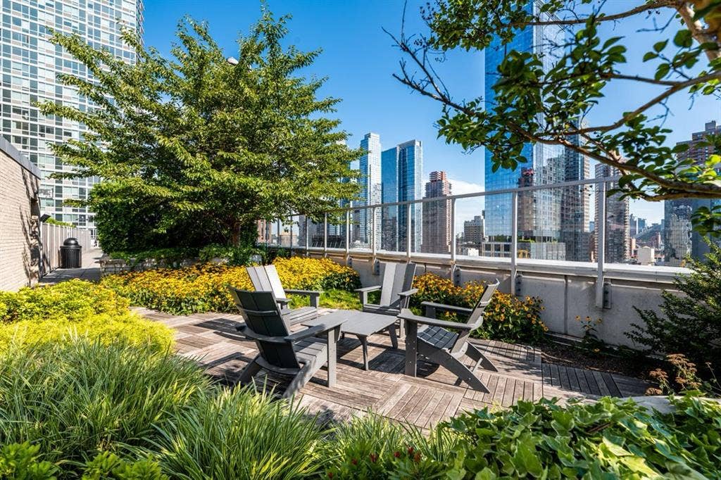 Hudson Yards Private room for rent