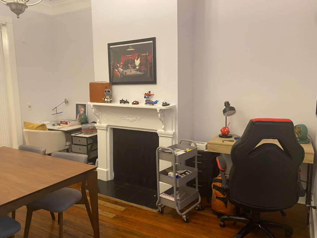 Looking for roomate