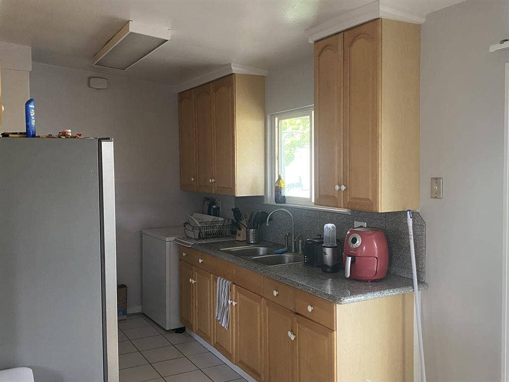 Room Available (July 1st)