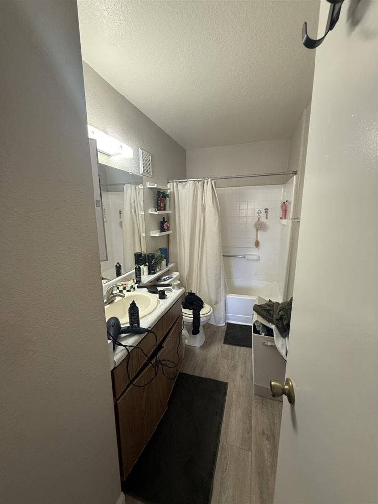 Private room for rent!