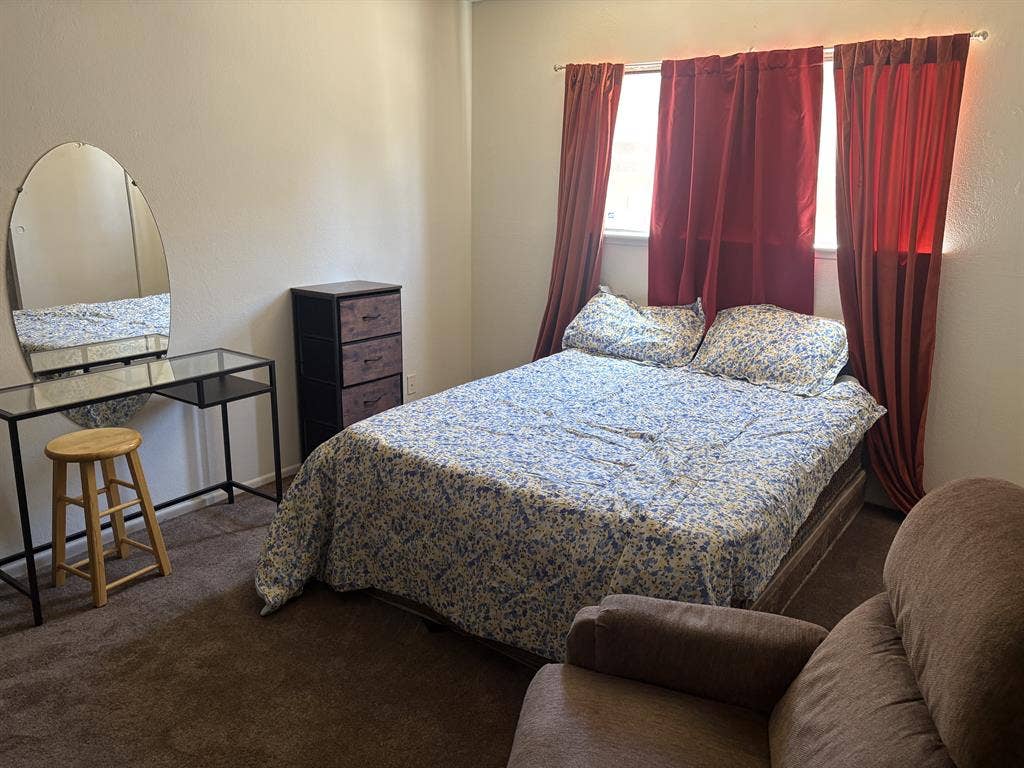 14' x 16' Room in Nice Neighborhood
