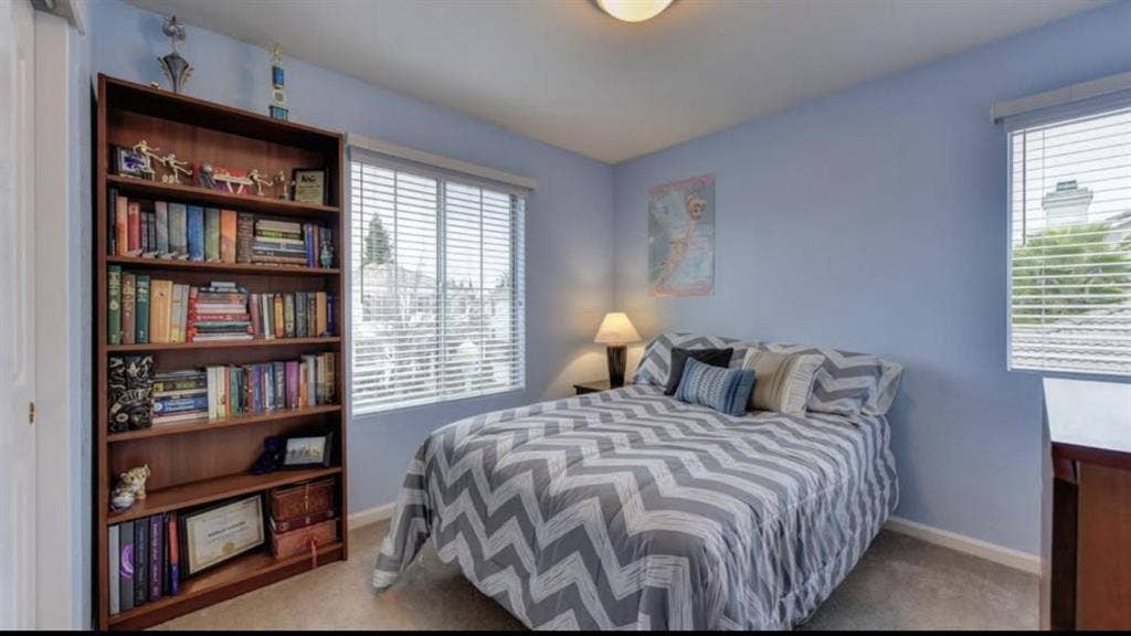Rooms for rent / 1 person per room.