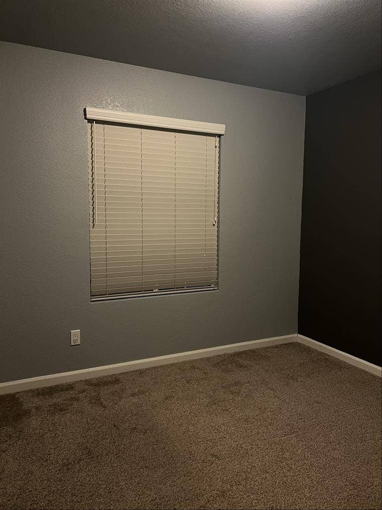 Rooms for rent / 1 person per room.