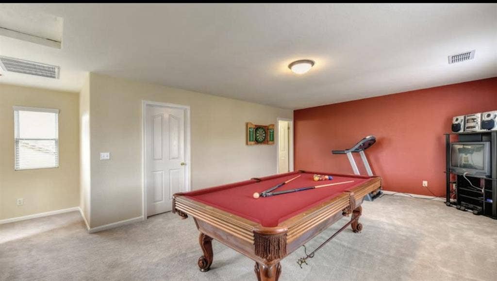Rooms for rent / 1 person per room.