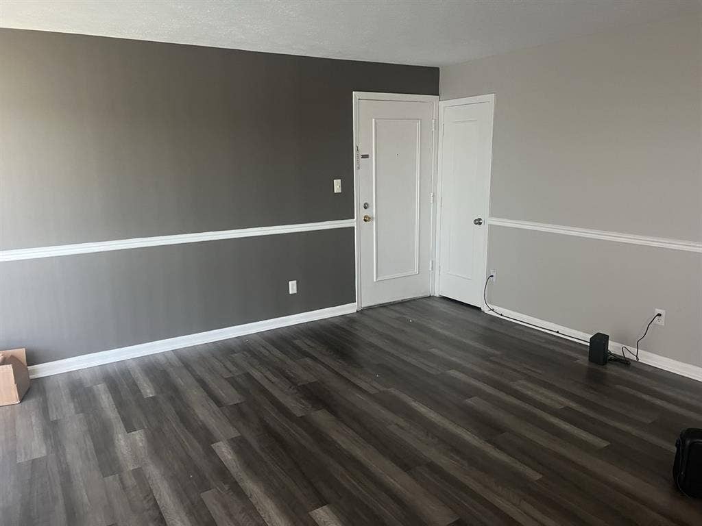 Looking for a roommate