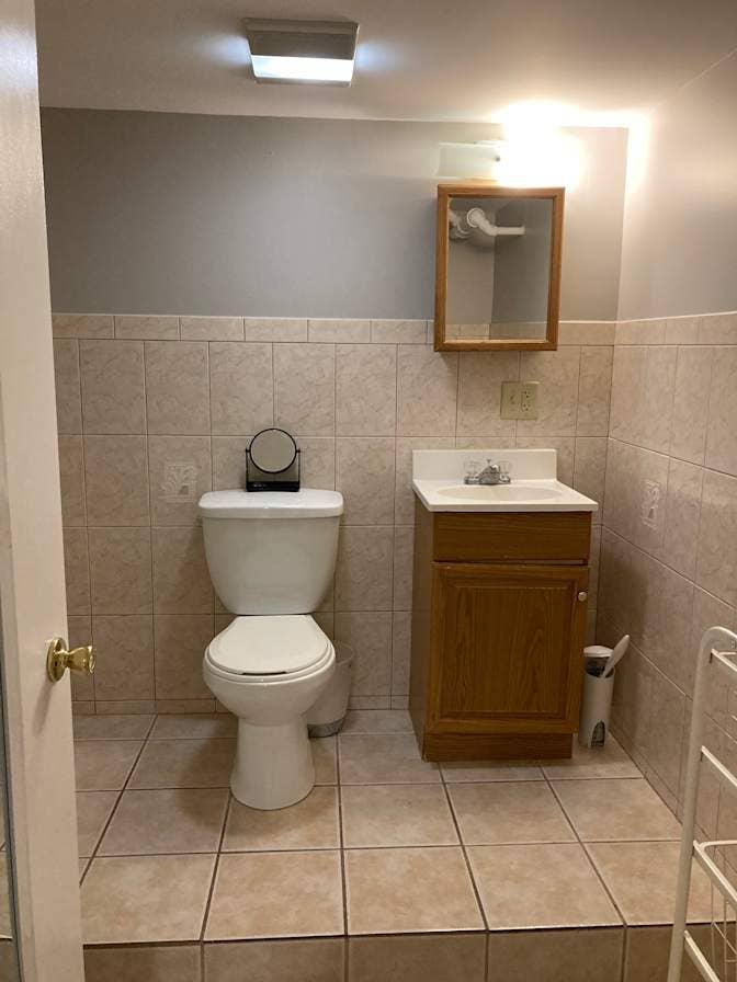 Clean Room for Rent