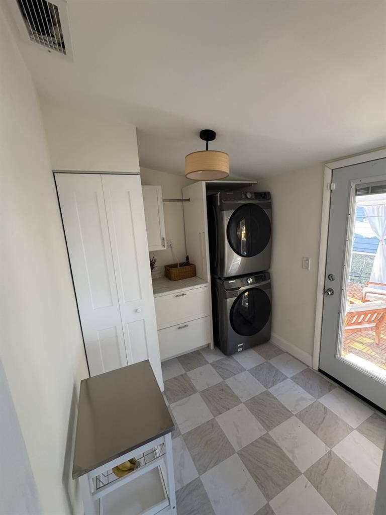 $1,000/month all utilities
