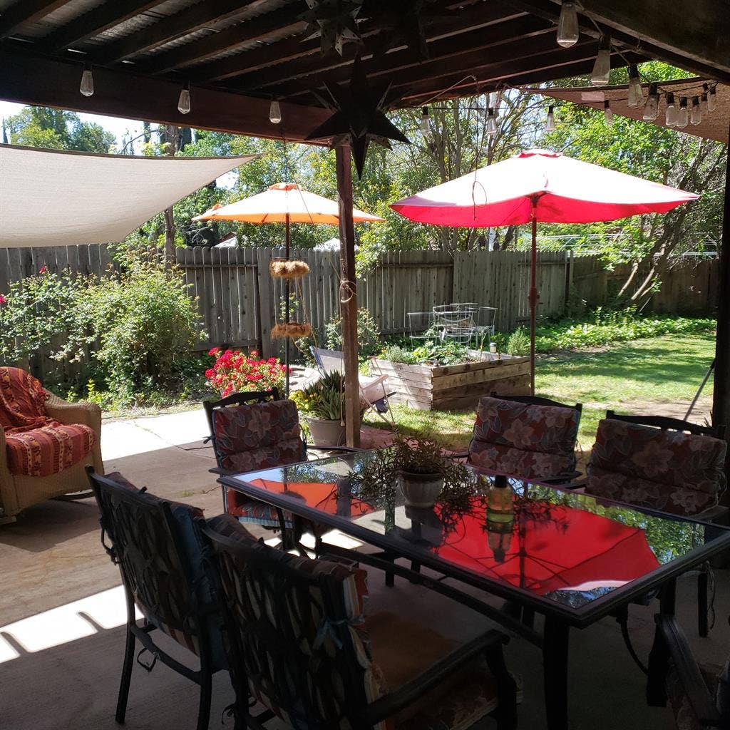 Room for rent in quiet cul-de-sac p