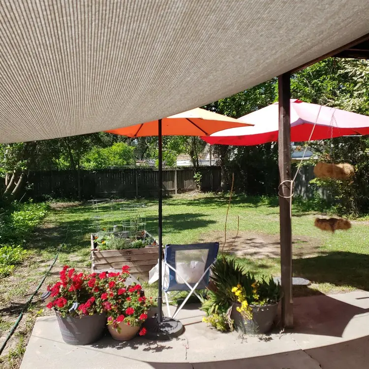 Room for rent in quiet cul-de-sac p