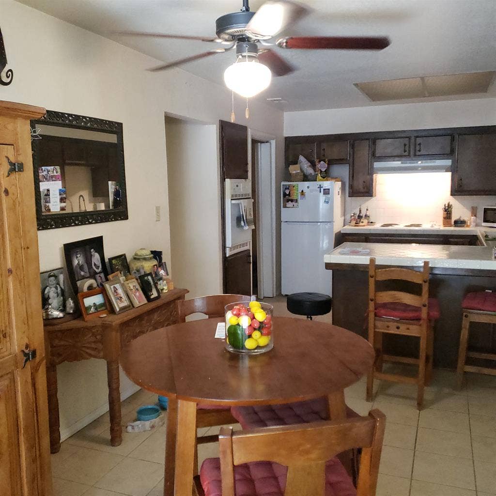 Room for rent in quiet cul-de-sac p