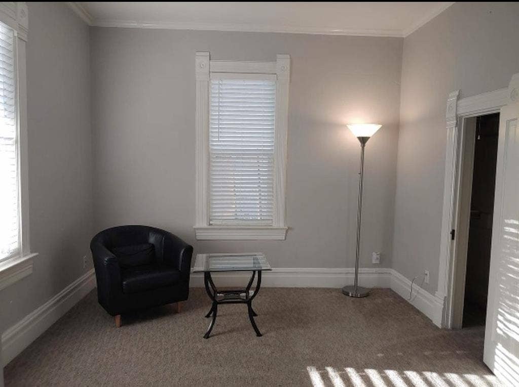 2rooms for Rent, beige room & loft