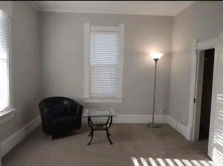 2rooms for Rent, beige room & loft