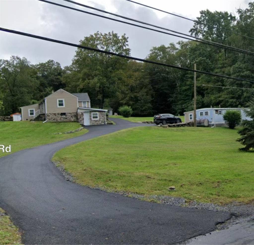 Great room for rent in New Paltzz