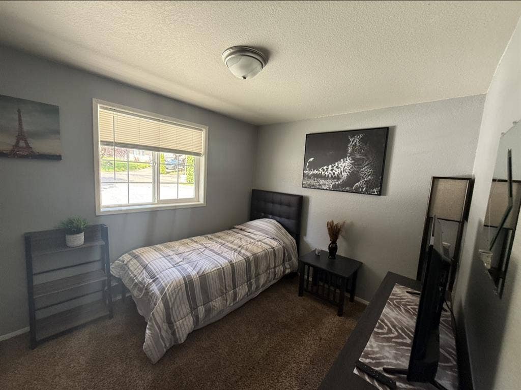 Fully Furnished Room
