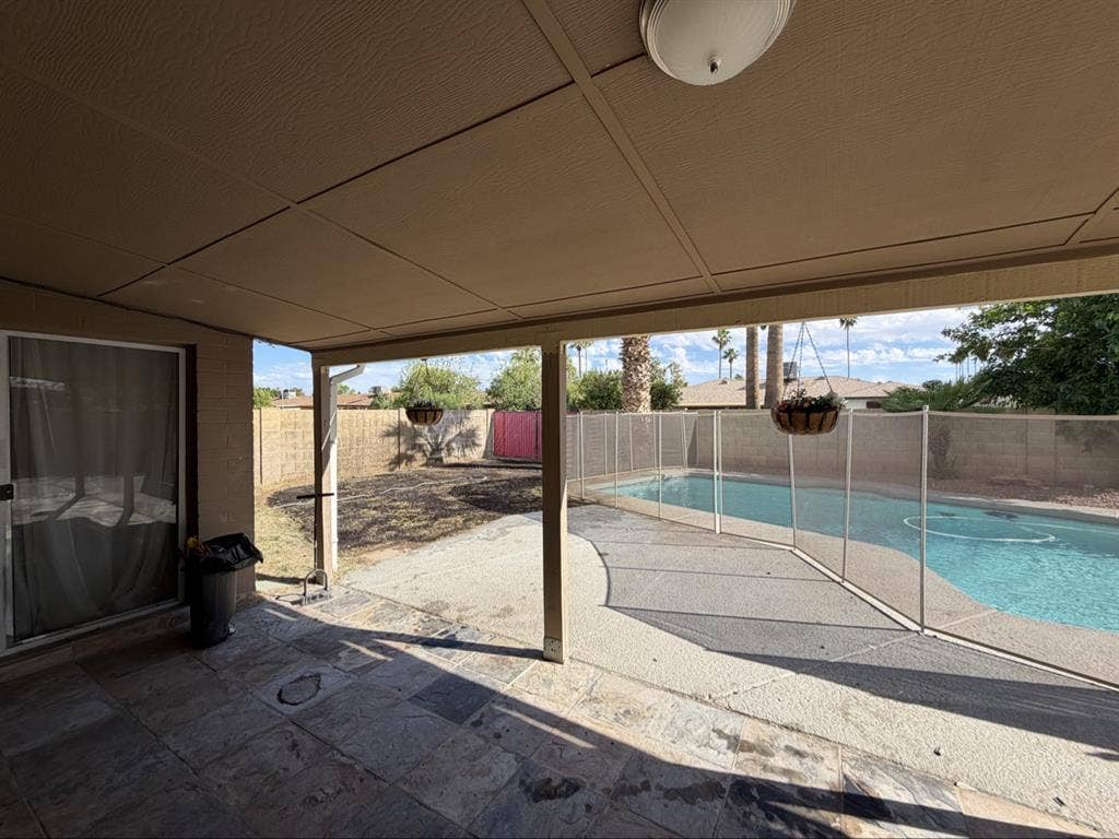 House with room for rent